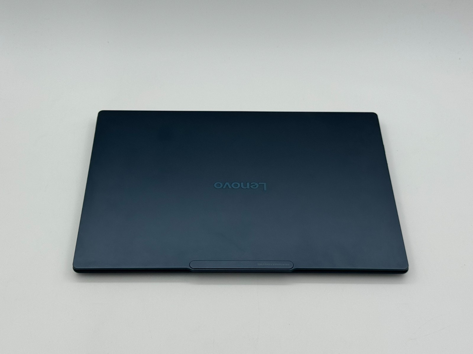 Lenovo Yoga Slim 7x 14.5″ 3K OLED Touch Snapdragon X Elite 32GB 1TB Blue