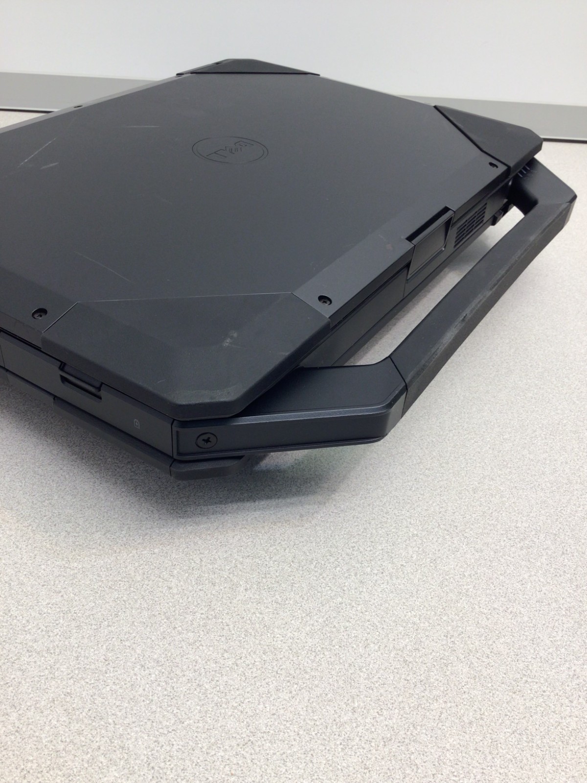 Dell Latitude 5414 14″ 256GB SSD Core i5-6300U, 2.40GHz, 8GB !!BAD BATTERY!!
