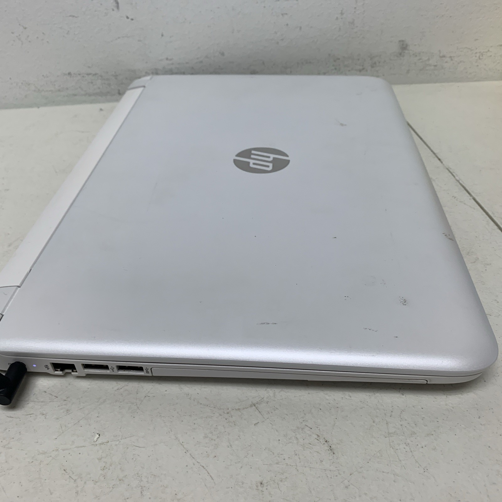 HP Pavilion 15” i7-6500U • 8GB RAM 128GB Ssd Wind 10 H Touch Screen Read Descrip