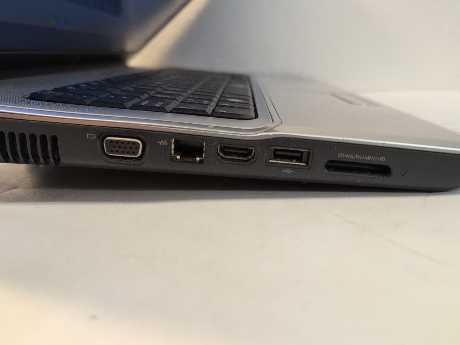 🔥 HP Laptop G71 17. 3″ Laptop T4300 2.10GHz/4GB RAM/250GB HDD/WINXP –