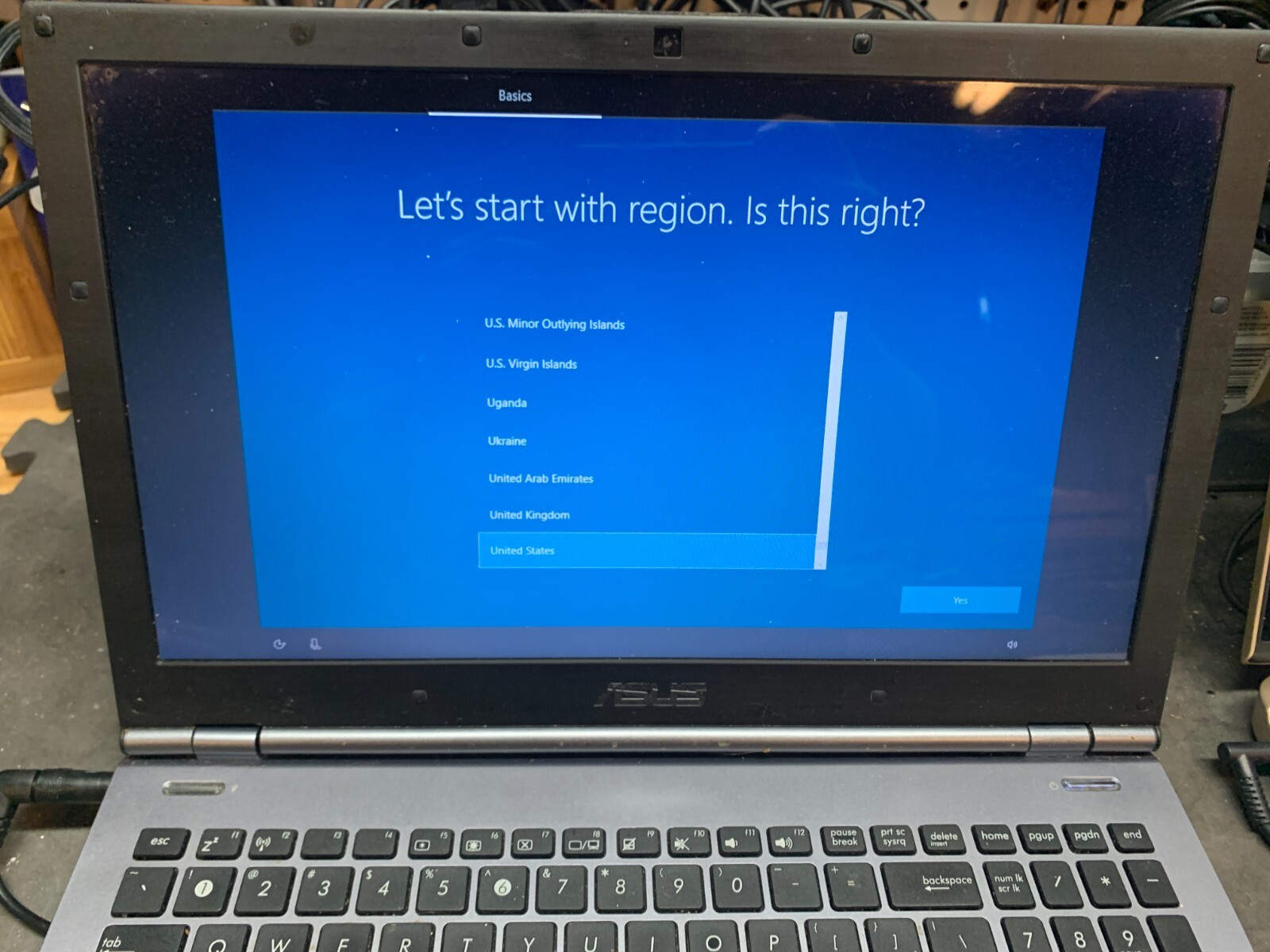 ASUS U56E -Intel i5-2410M @ 2.30GHz 8GB Ram / 1TB HD **LAPTOP ONLY**