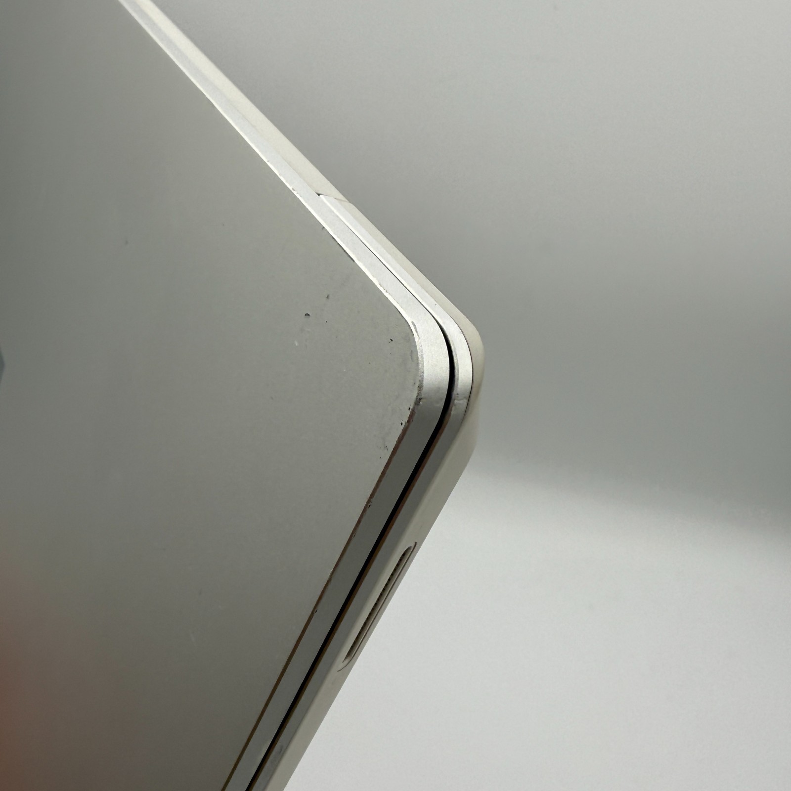 Microsoft Surface Laptop Go 1943 12.4″ i5-1035G 1 1.0GHz 4GB RAM 64GB SSD