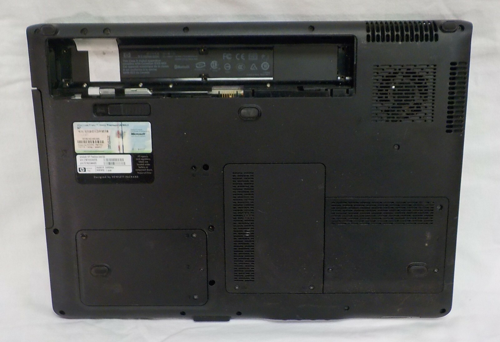 HP Pavilion DV9700 17″ Laptop – For Parts