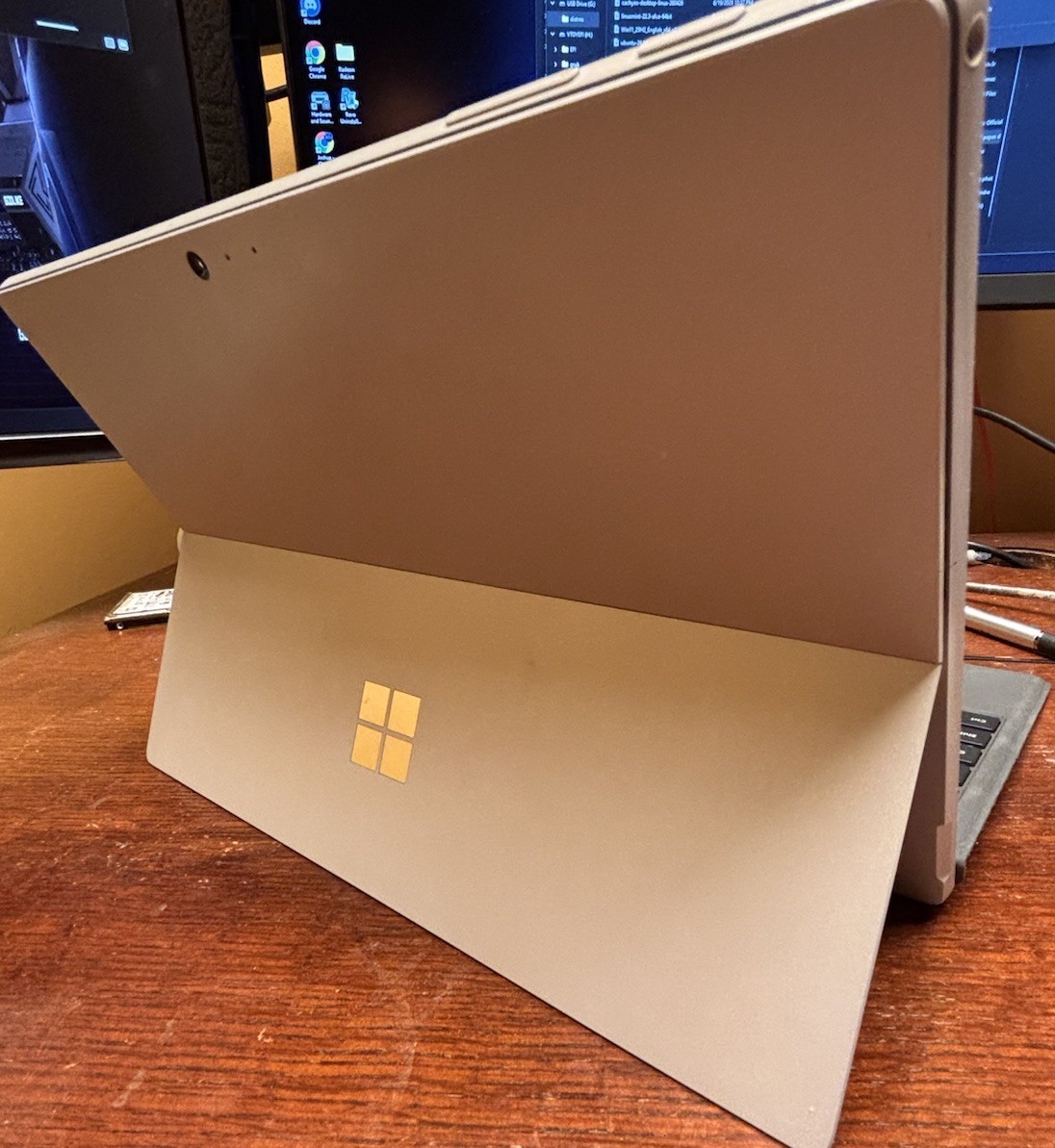 Microsoft Surface Pro (128GB, i5 7th Gen., 4GB)Laptop – Silver – 1796