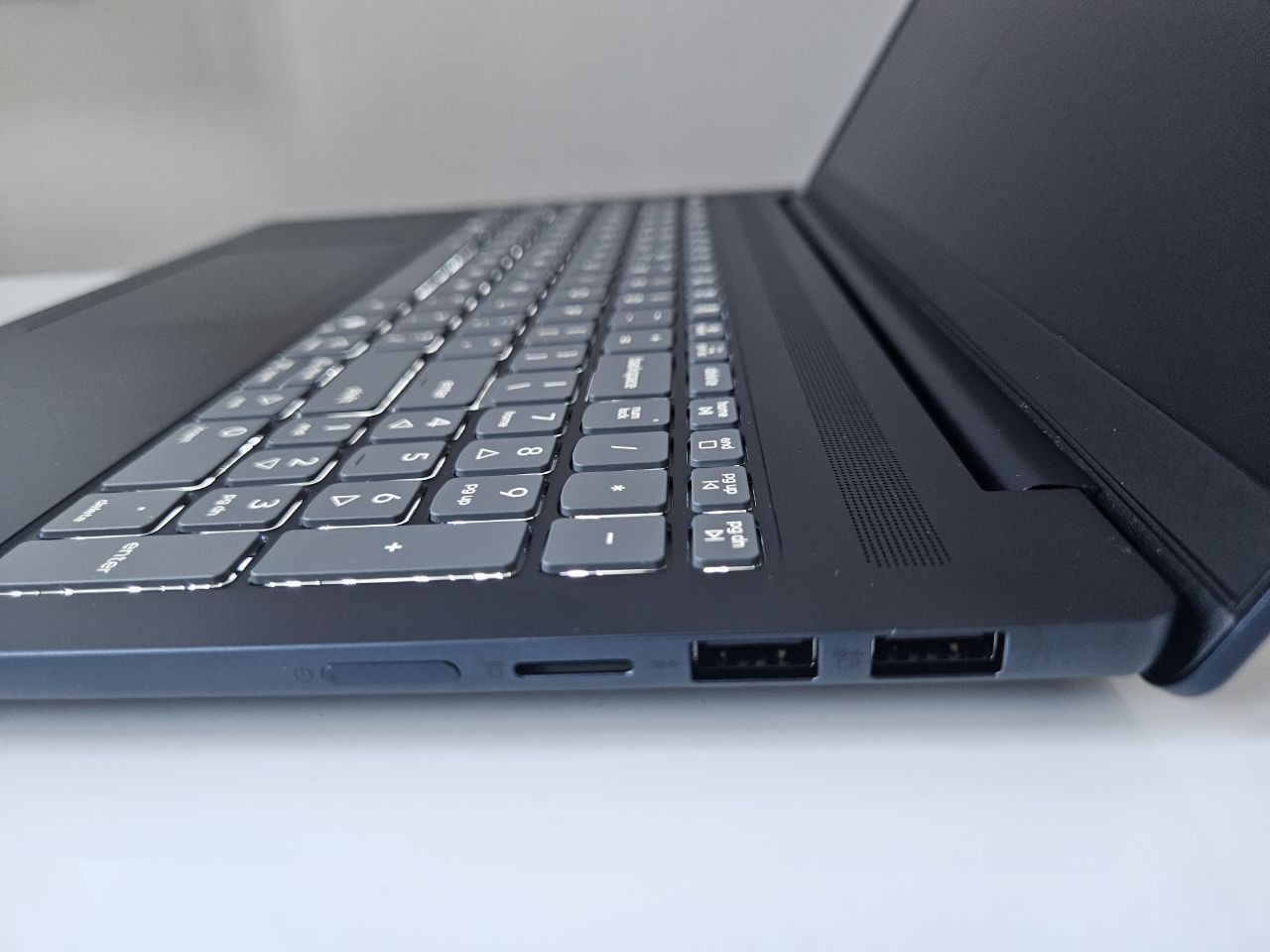 Slim 5 16AKP10 16-inch TOUCH Ryzen AI 7 350 16Gb RAM 1Tb NVME Warranty