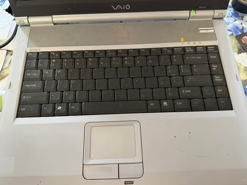 Vtg Sony VAIO PCG-K45/PCG-9U1L Laptop P4@3.20 GHz/1GB/80GB WinXP Bundle PLS READ