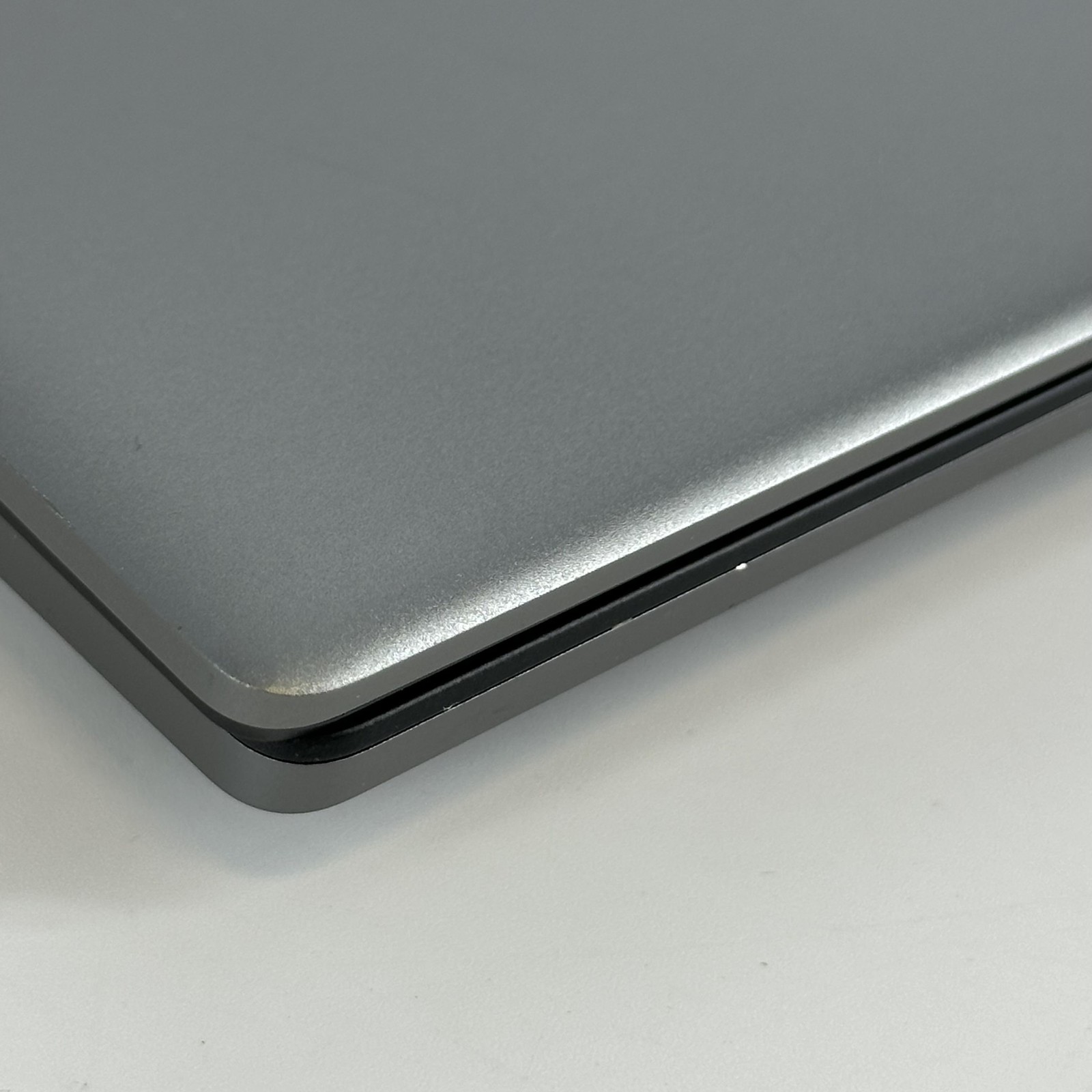 Dell Precision 7680 16 FHD+ 2.1GHz i7-13850HX 32GB 1TB SSD RTX 2000 Ada