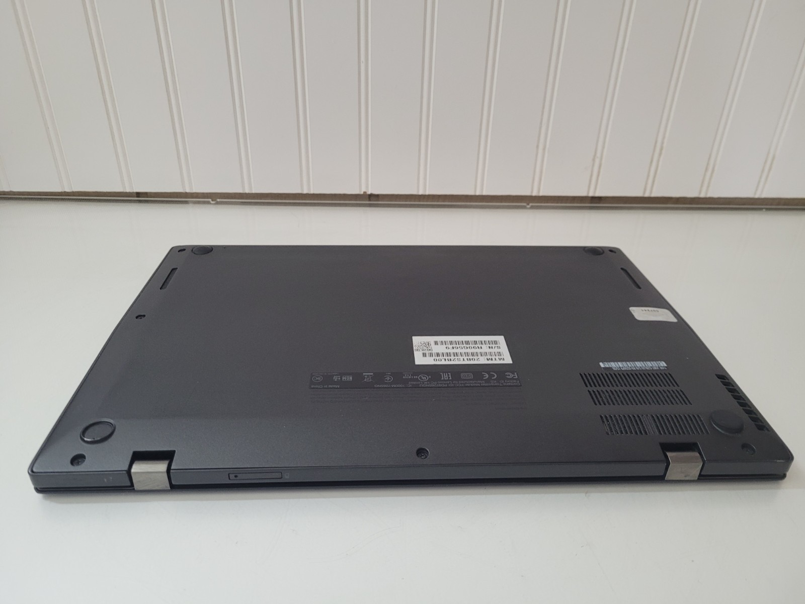 Lenovo ThinkPad X1 Carbon Intel Core i7-5600U 2.6Ghz 8GB Ram No SSD 14″ Laptop