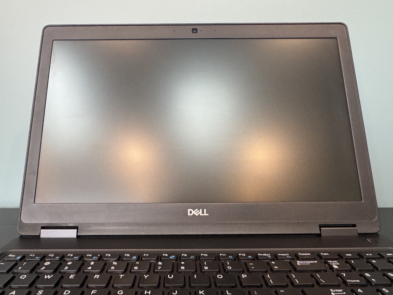 Dell Latitude 5590 Intel Core i7-8650U 16GB RAM 256GB SSD Windows 11 Pro Laptop