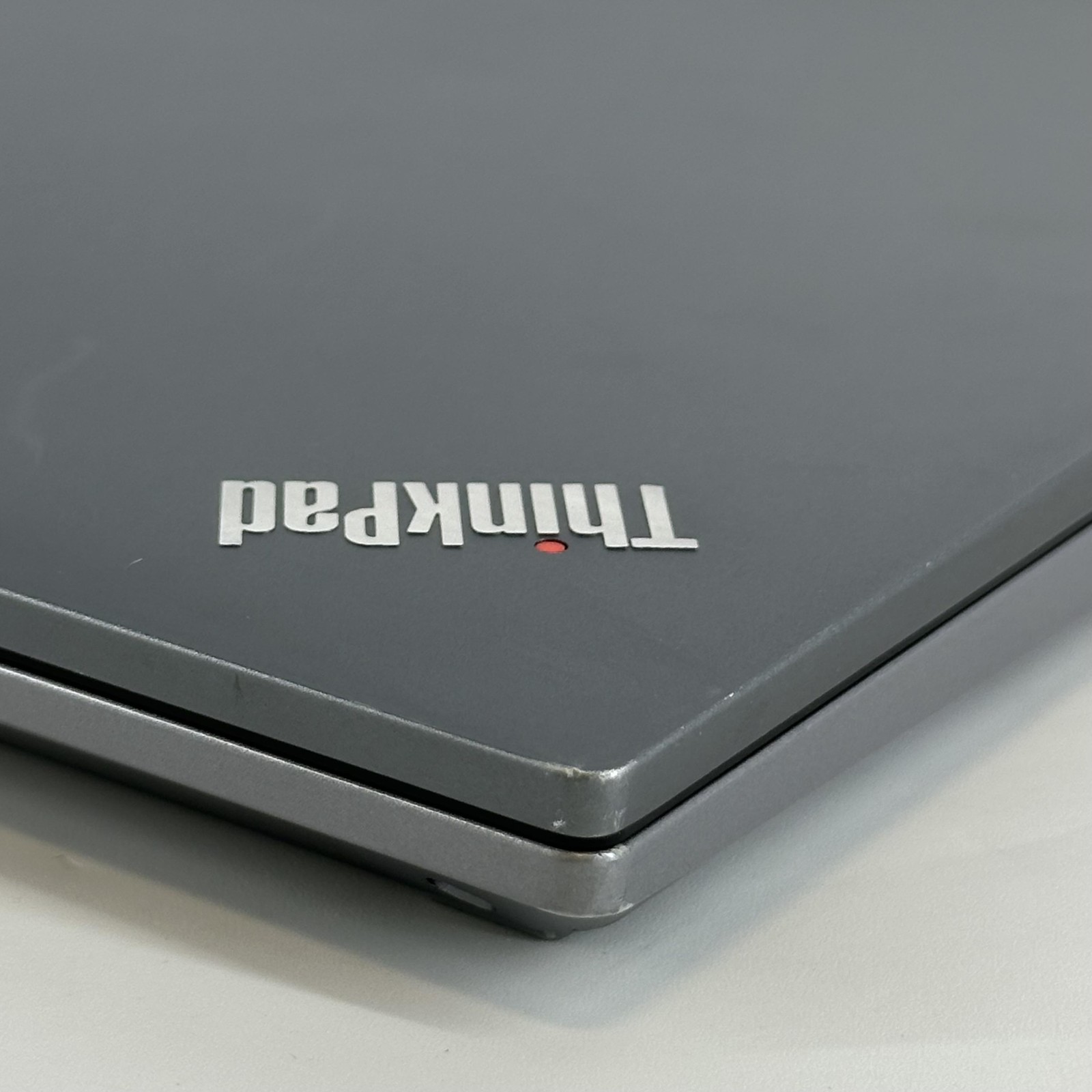 Lenovo ThinkPad E14 Gen 5 Gray FHD+ 2.0 GHz Ryzen 7 7730U 16GB RAM 1TB SSD Good
