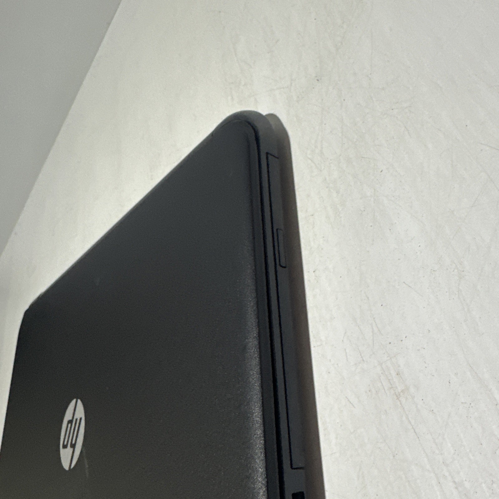 Hp 250 G3 Notebook i3-4005u 4gb Ram No Drives Boots Bios Water DMG