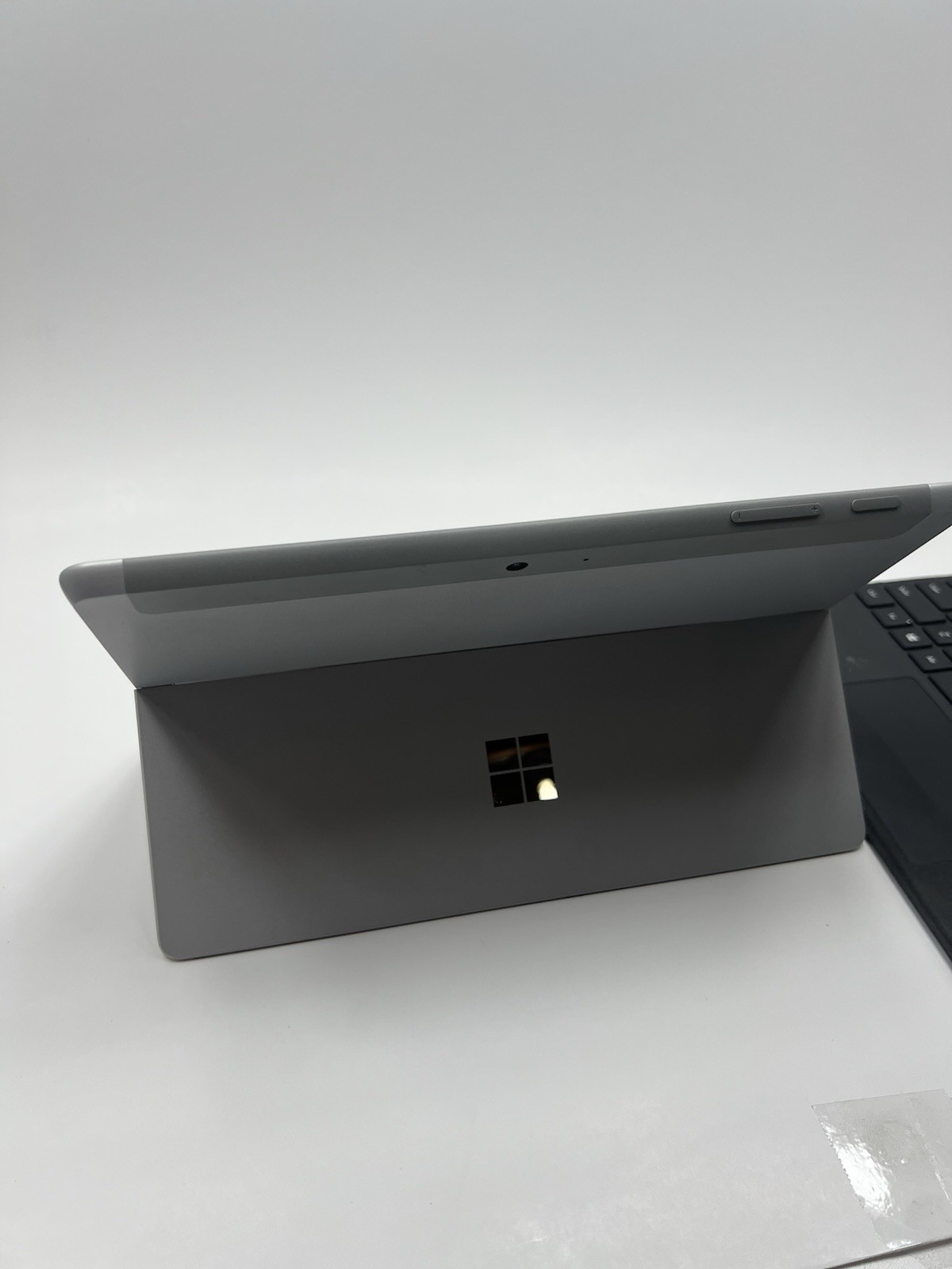 Microsoft Surface Go 1824 128GB, 8GB RAM, Intel Keyboard Stylus Windows 10 pro