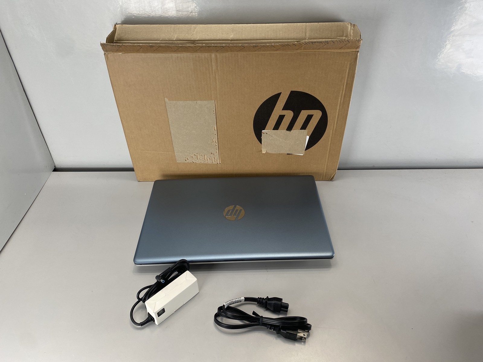 HP Laptop 17-CN5085CL 17.3″ Intel Core Ultra 7 255U 1TB- Blue
