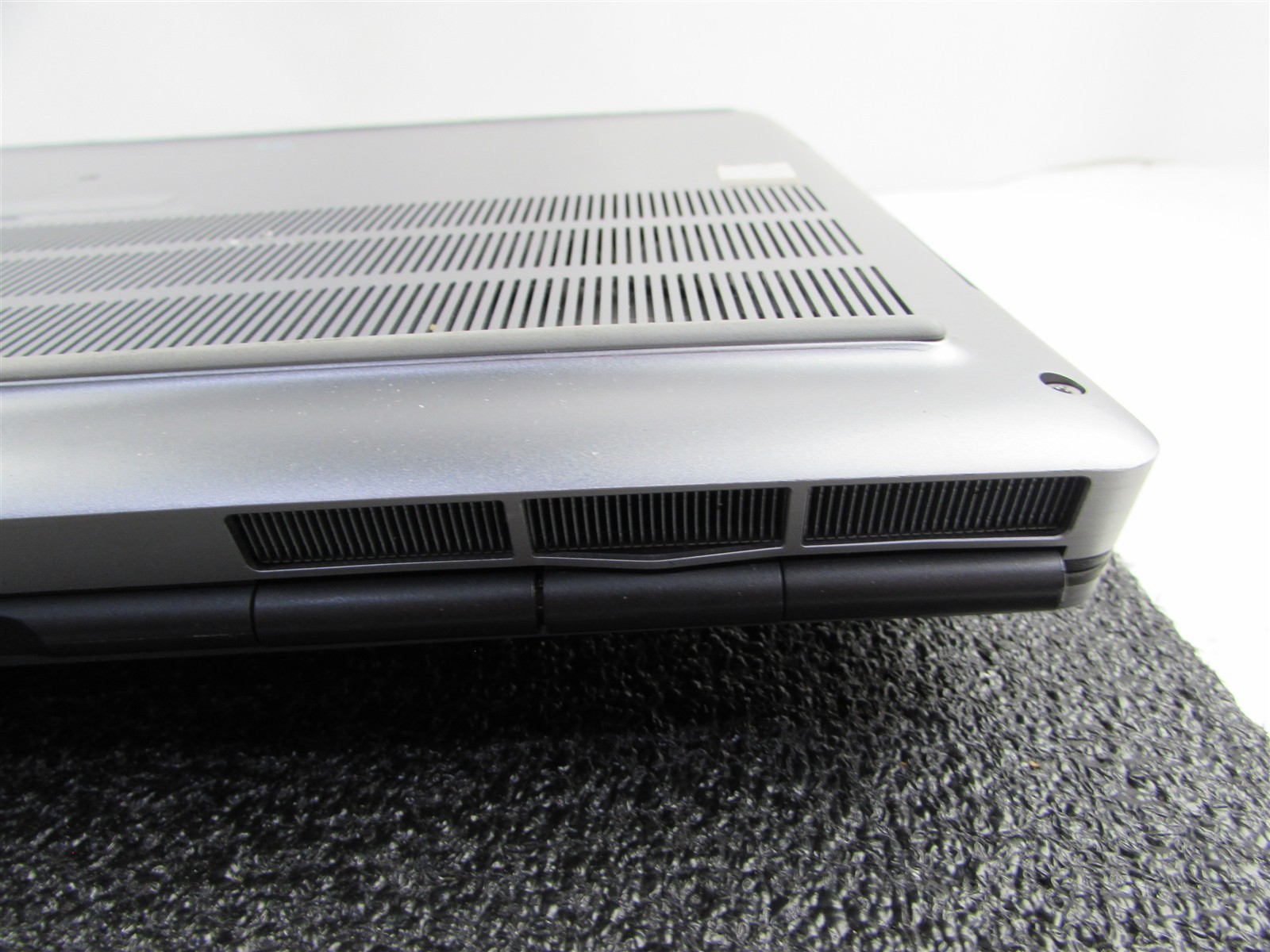 DELL PRECISION 7750 FHD CORE I7-10850H 1TB 32GB RAM RTX 3000 WIN 11 PRO NO BATT