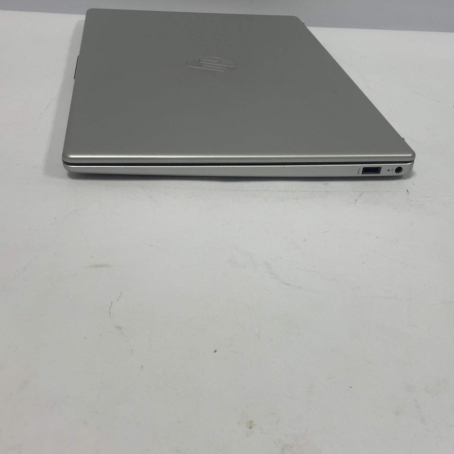 HP Laptop 15-FD0133WM 15.6″ i3-N305 1.8GHz 8GB RAM 256GB SSD