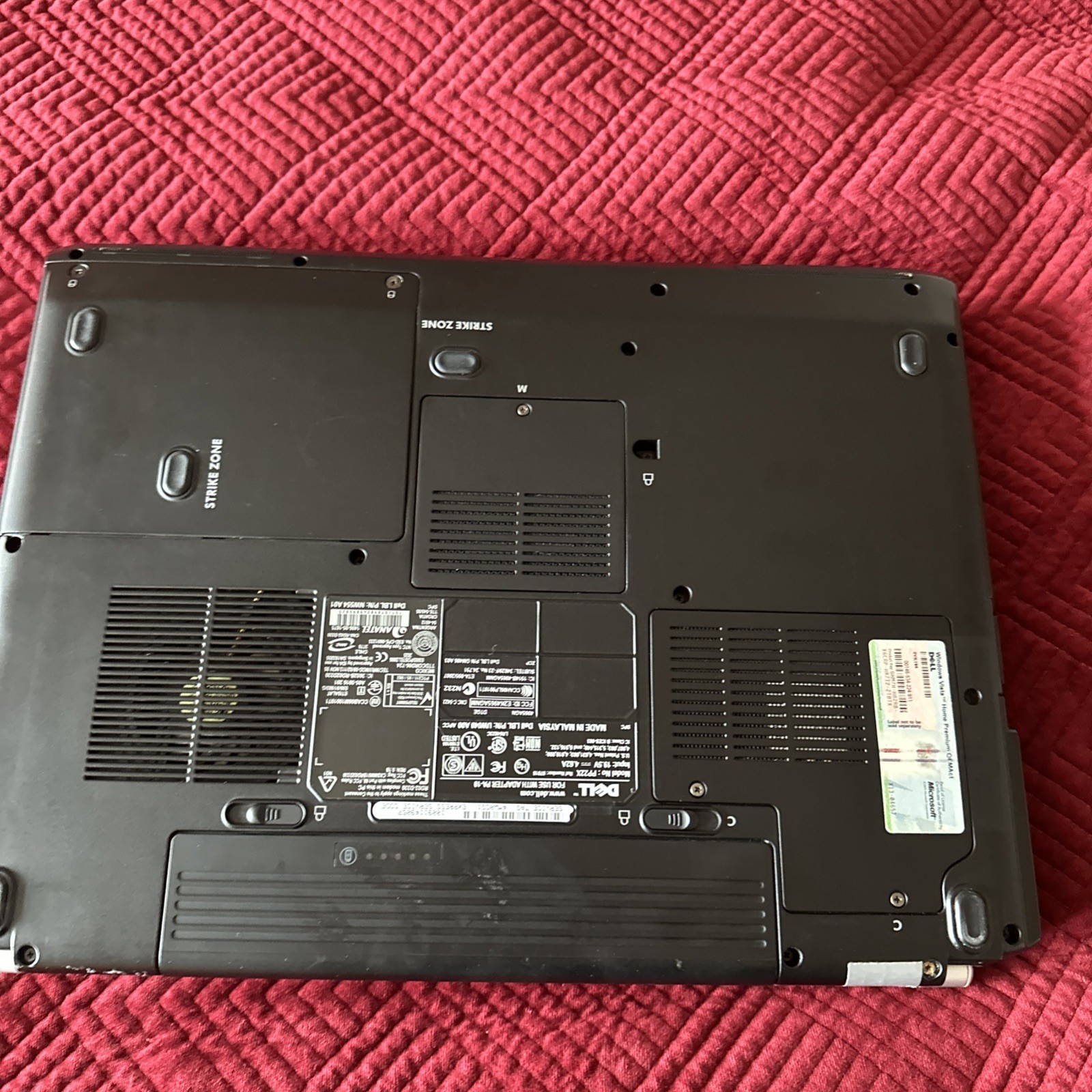 dell inspiron 1720 laptop 320 /2GB Linux Mint OS 21.3. Works. READ.