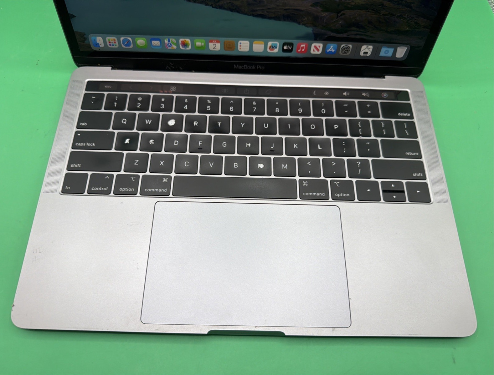 Apple MacBook Pro 13″ 2019 A1989 Touch Bar i5 2.4GHz 8GB RAM 256GB SSD Sequoia