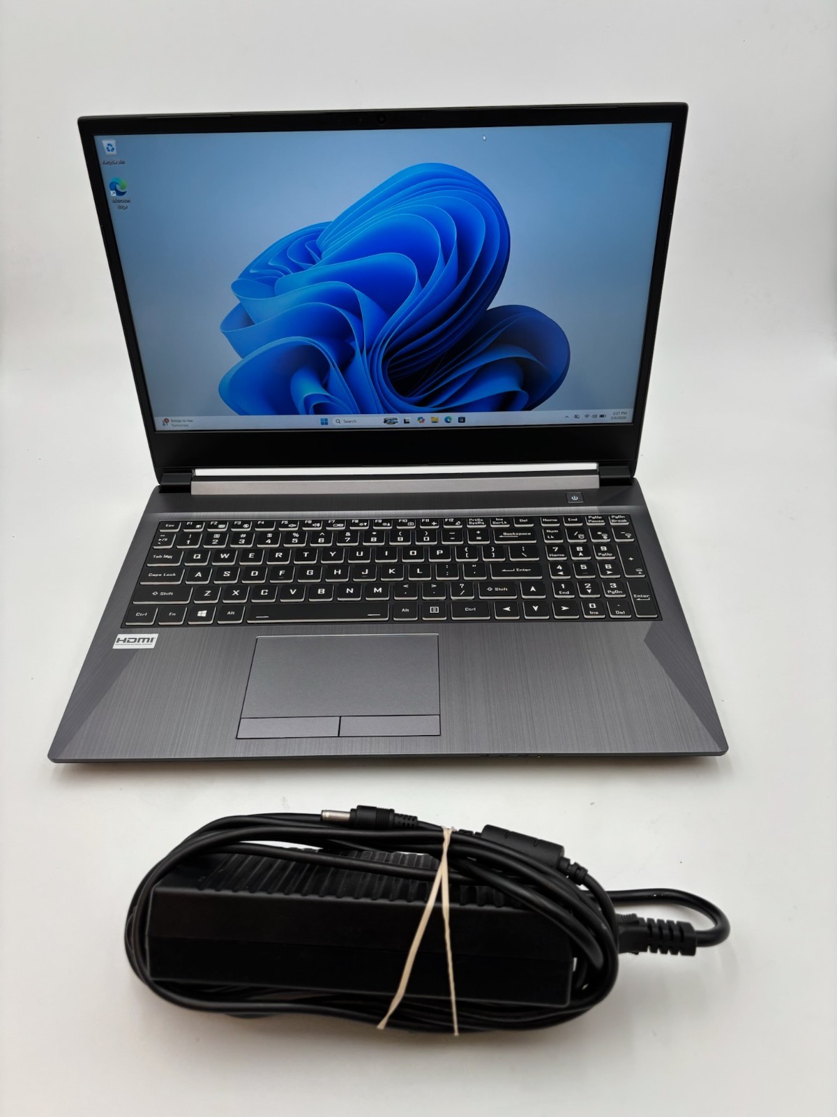 Sager Gaming Laptop NH58DD 15.6″ 512 GB SSD 48 GB RAM i7-10875H RTX 2060