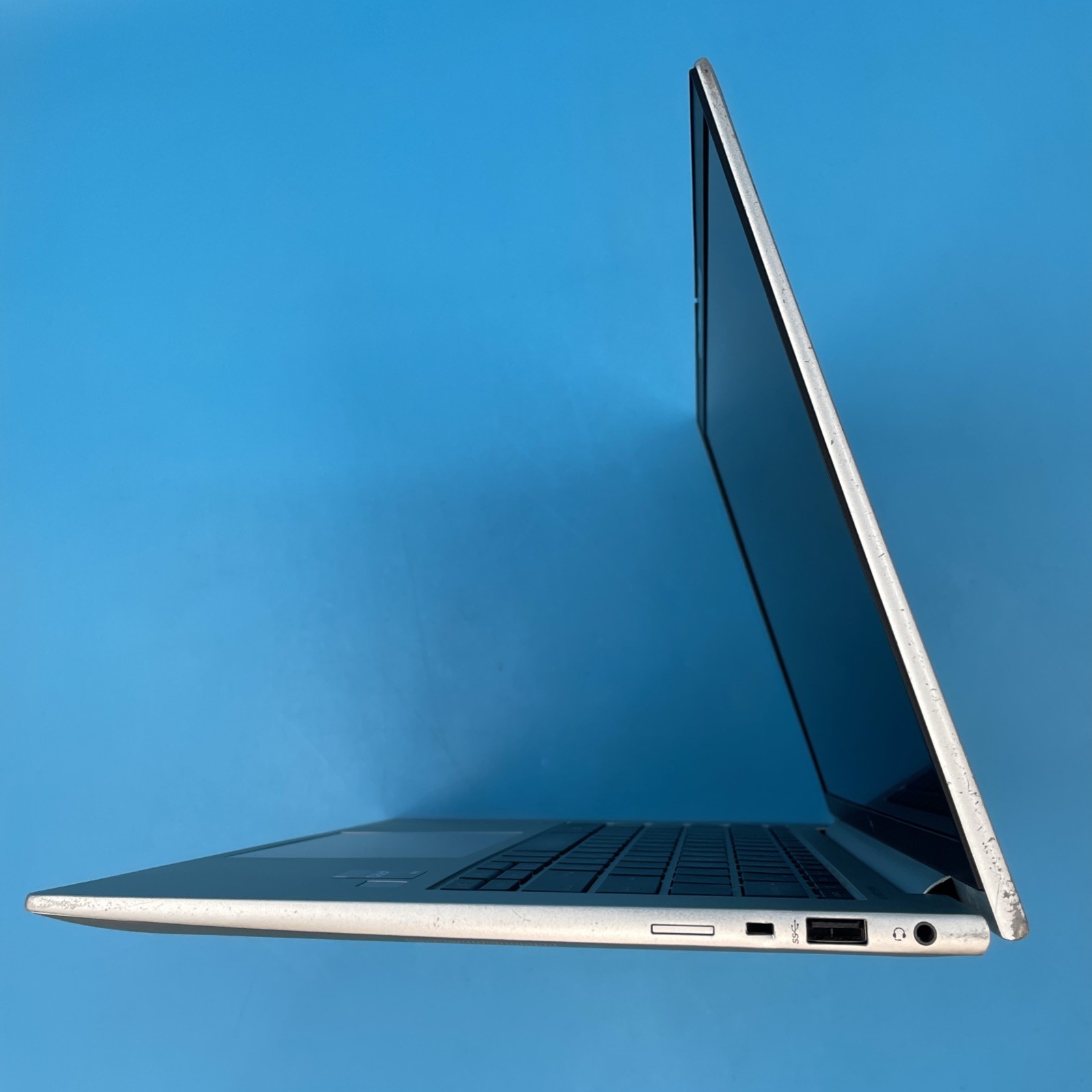 HP EliteBook 840 G10 | i5-1345U | 16GB RAM | 256GB SSD | WIN 11 PRO | 79% BATT