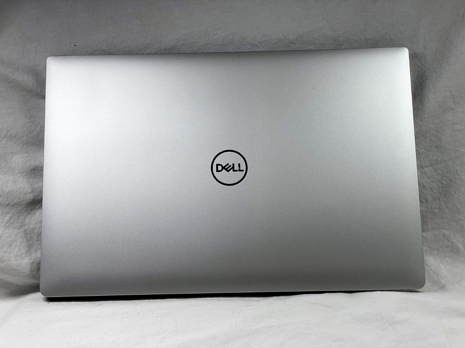 Dell XPS 15 7590 | i9-9980HK 2.4GHz | 4K OLED | 2TB | 32GB | Grade A