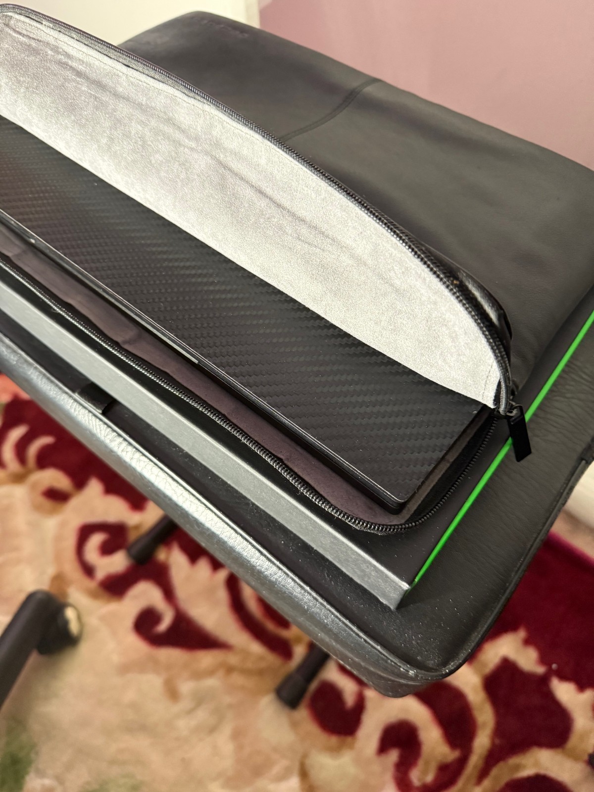 Razer Blade 15, 2018 – Carbon Fiber – With Original Box and Decoded Sleeve
