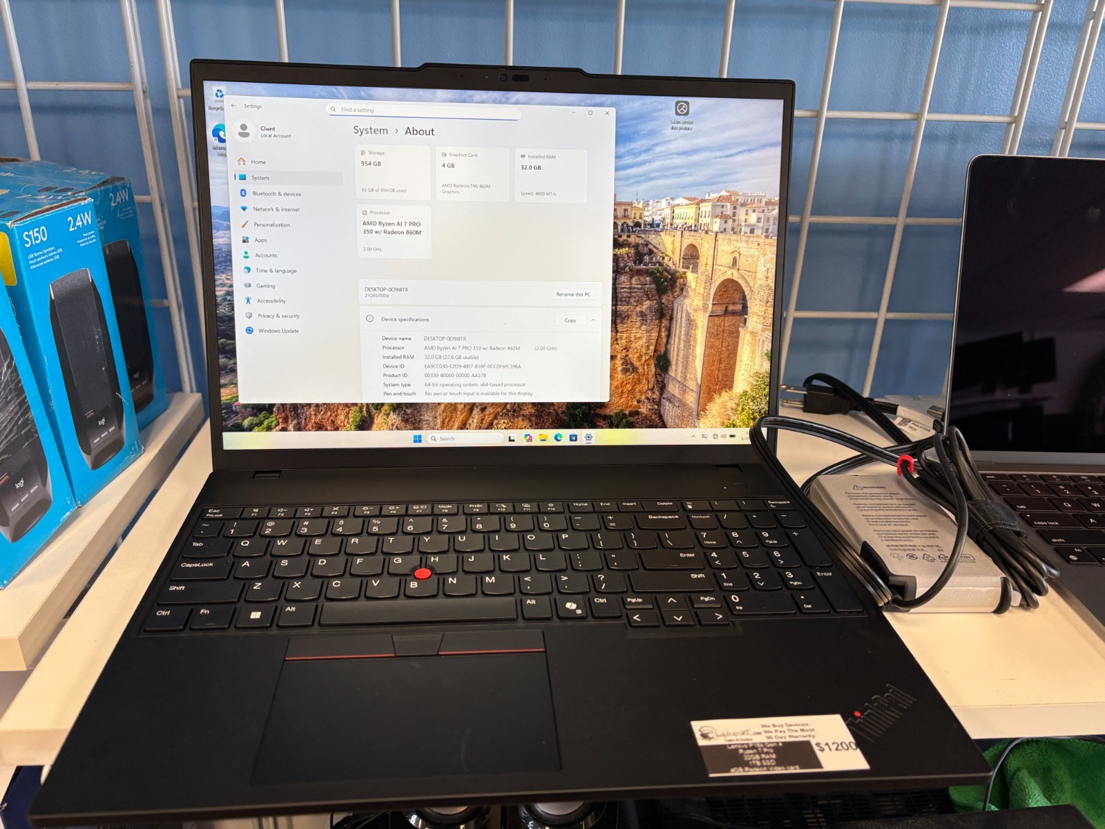 Lenovo ThinkPad P16s Gen 4 FHD+ 2.0 GHz Ryzen AI 7 PRO 350 32GB 1TB SSD