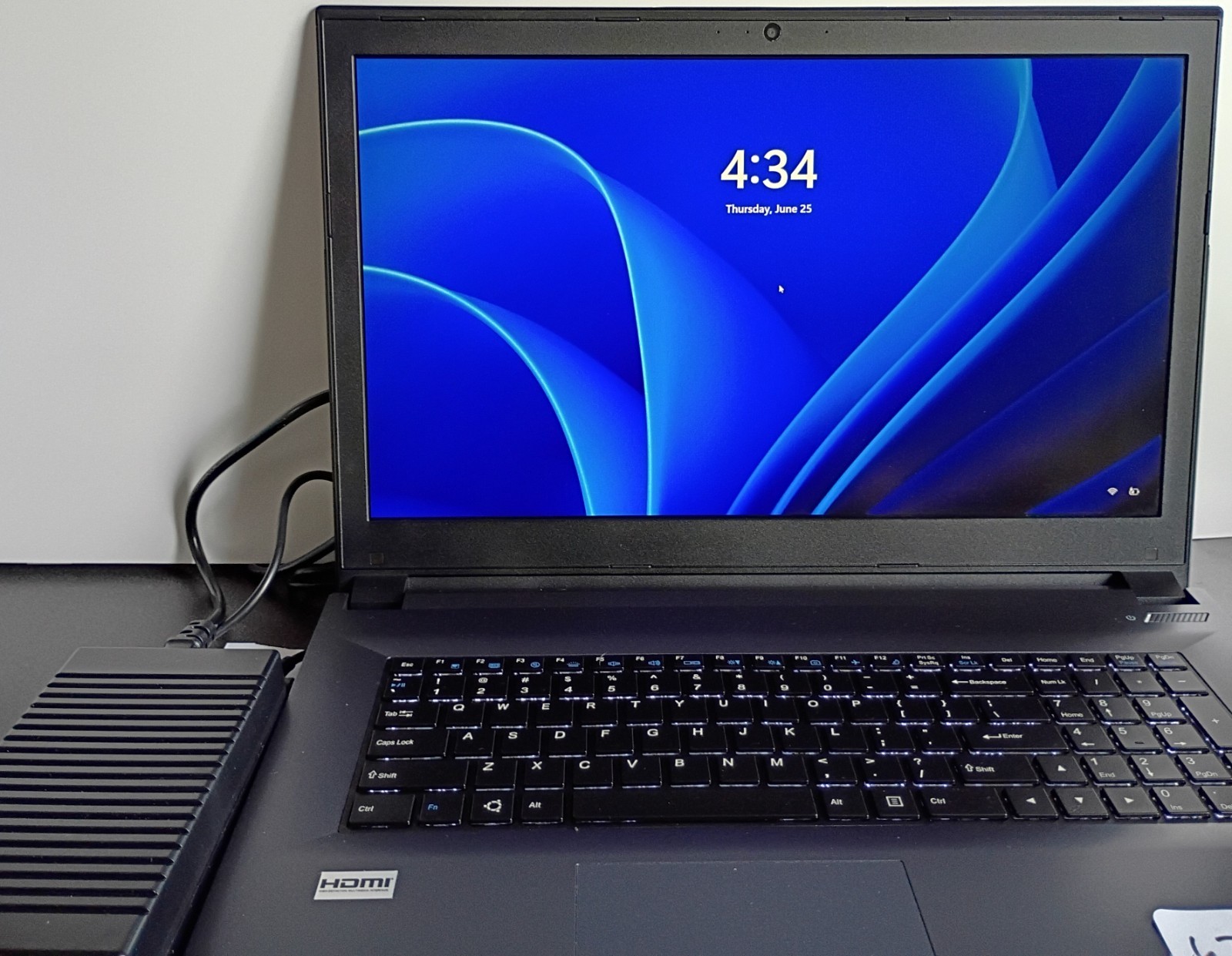 CLEVO i7 7700 HQ, @2.8 GHz, 17.3″ 24 GB RAM, 477 GB M.2 SSD, WIN 11 PRO 25H2