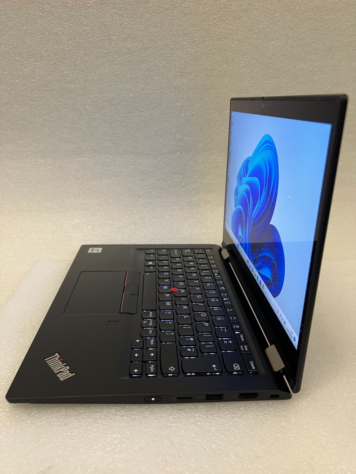 Lenovo ThinkPad X13 Yoga Gen 1 13.3″ Touch i7 10610U 16GB 512GB SSD Windo 11 pro