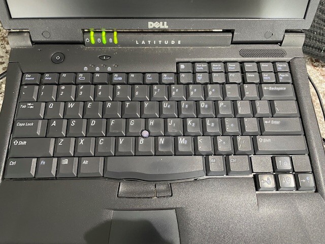 Vintage Dell Latitude C810 Laptop Windows XP DVD/Floppy Serial PORT WORKING