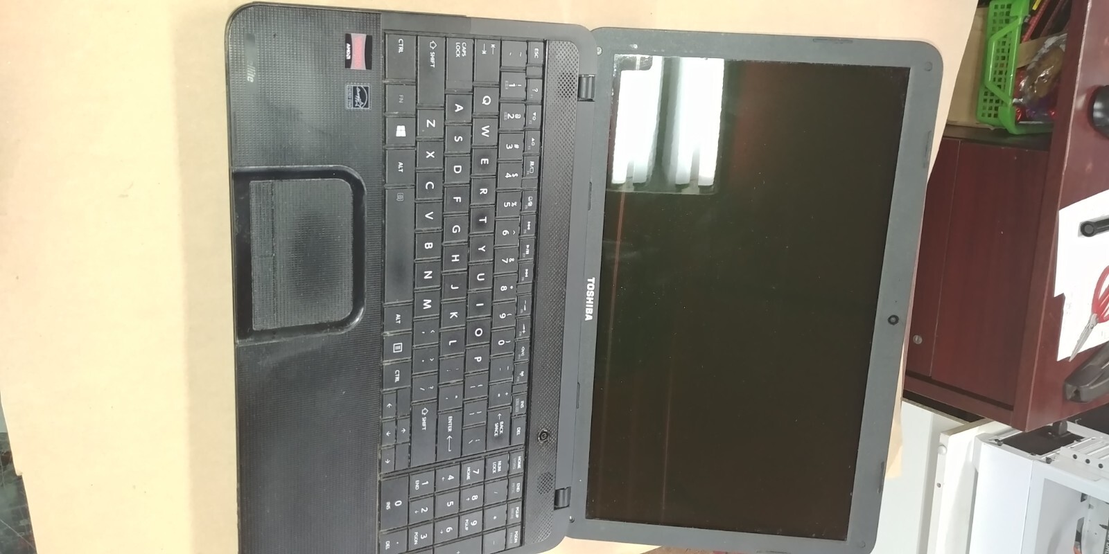 Toshiba c855D-S5105 AMD Vision INCOMPLETE FOR PARTS