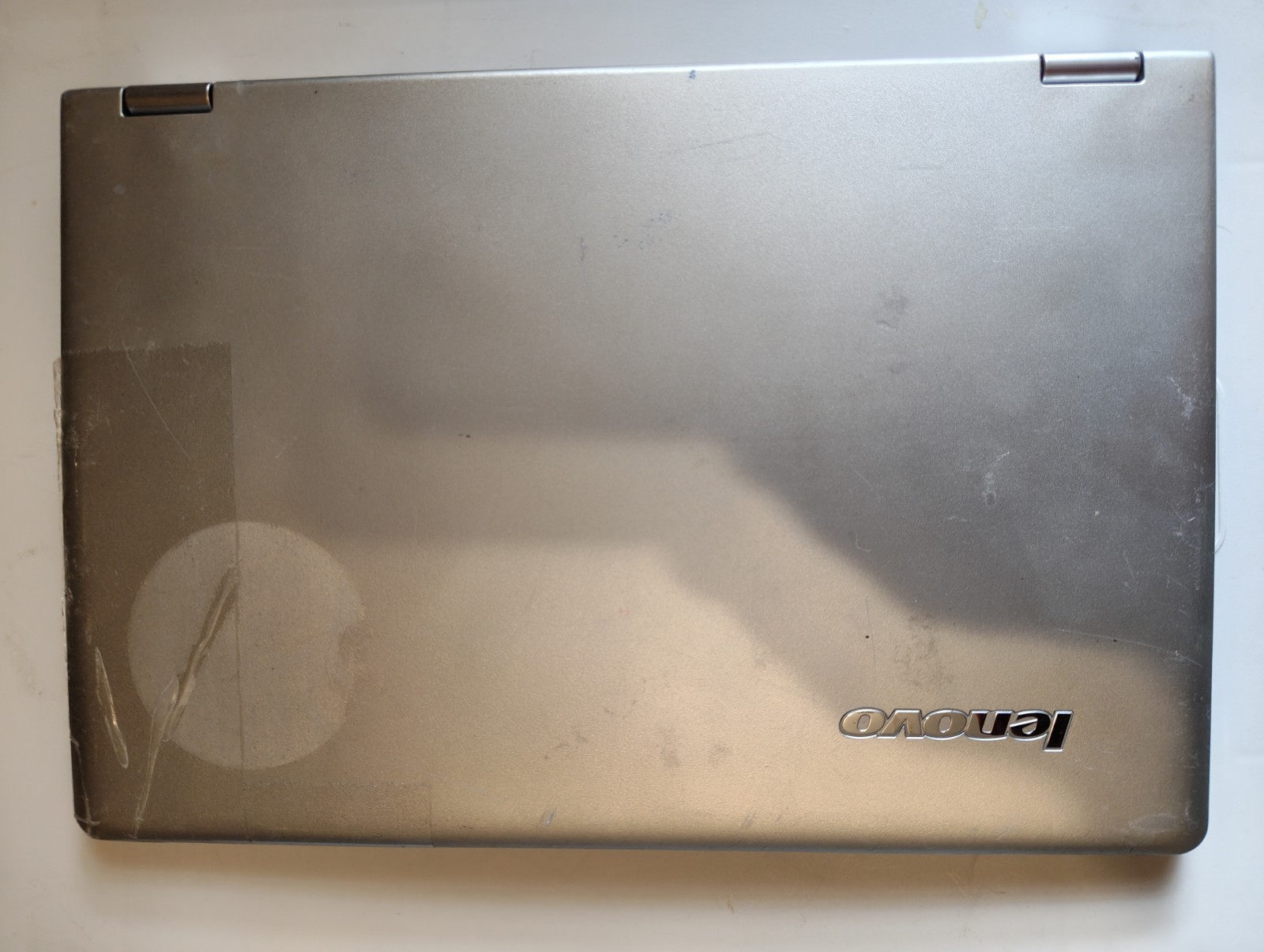 Lenovo Yoga 700-11ISK 11″ Intel Core m3 4GB RAM W/charger – For Parts