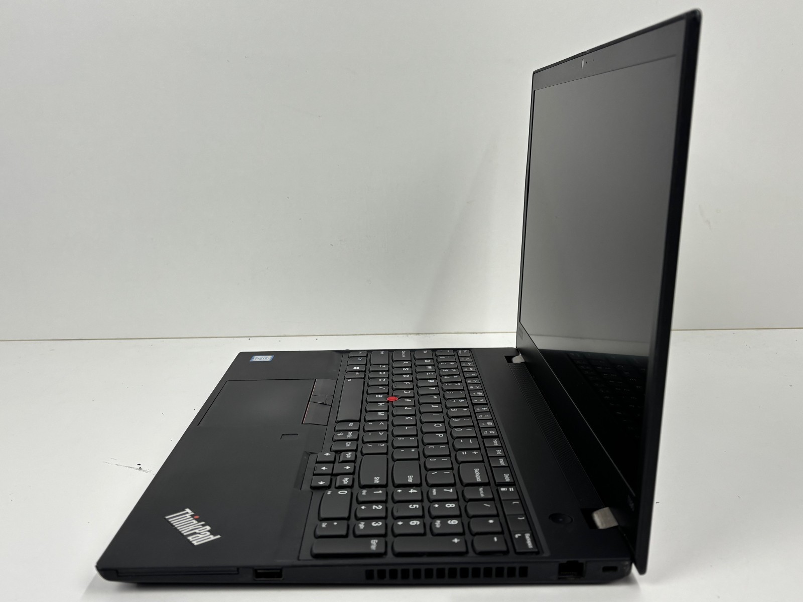 Lenovo ThinkPad T590 Full HD i5-8365U 16GB 256SSD Win11 Pro NO BATTERY PARTS