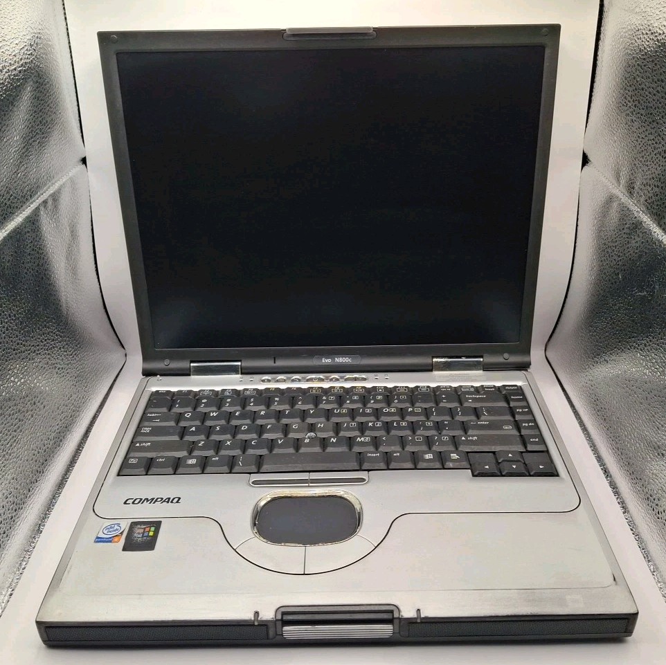 15″ Compaq Evo N800c Intel Pentium 4 2.00GHz/1GB RAM/DVD/160GB HDD/Cord