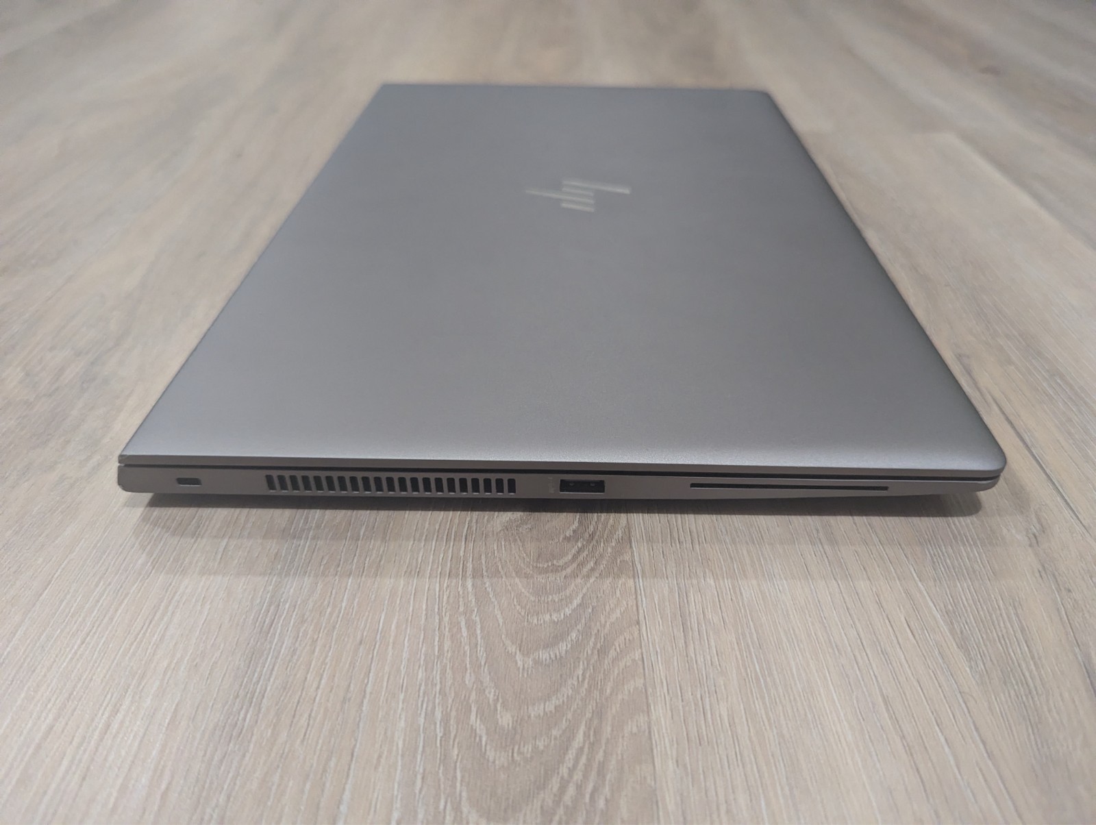 HP ZBook 15u G5 i7-8550/16 gb ram/256SSD/W11 PRO/ w/ Charger