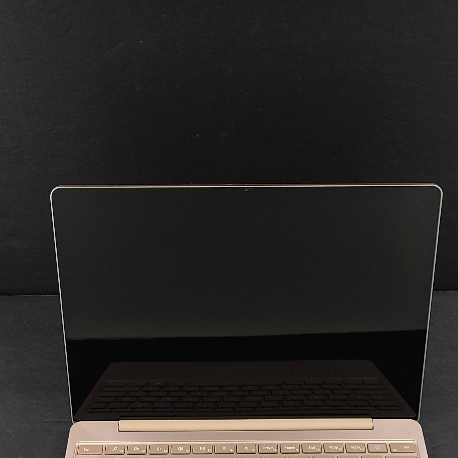 Surface Laptop Go 1943 – 12.4″ – i5-1035G1 CPU @ 1.00 GHz – 128GB SSD – 8GB RAM