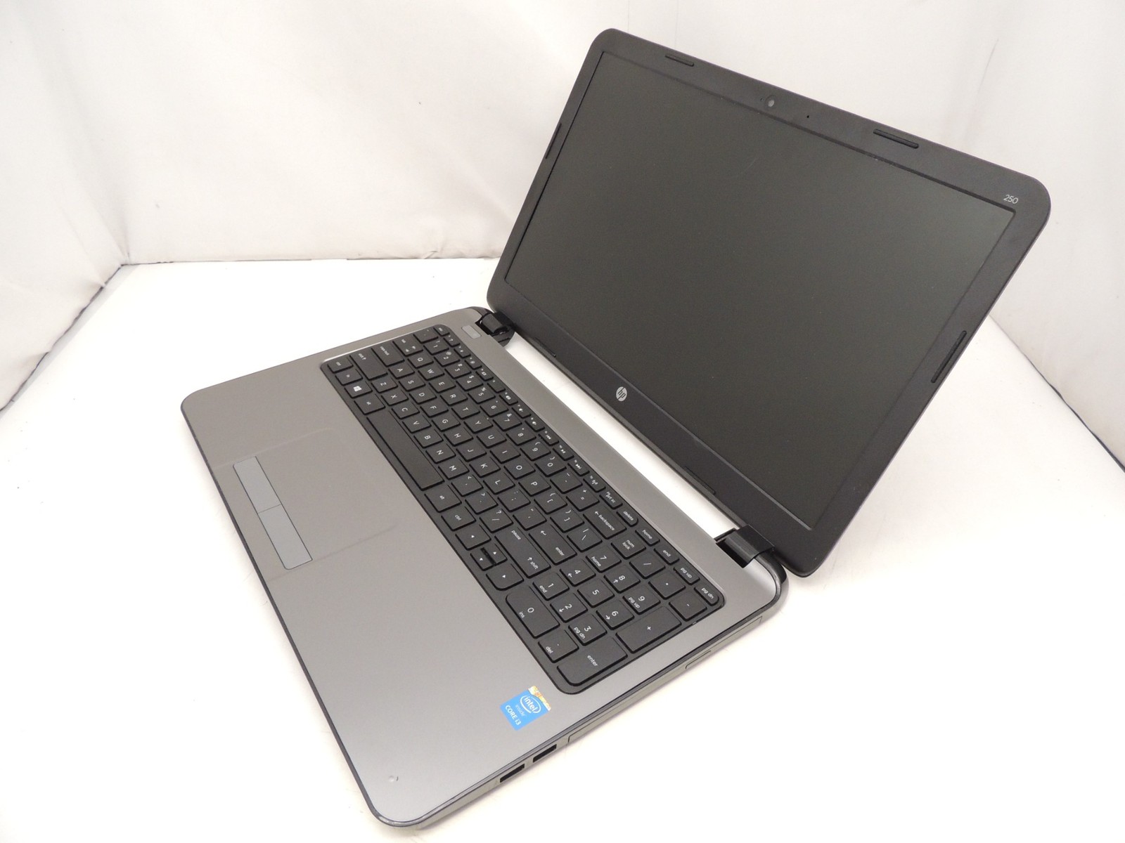 HP 250 G2 15.6″ Core i3 4005U 8GB No HDD/Battery Laptop Tested – Broken Foot
