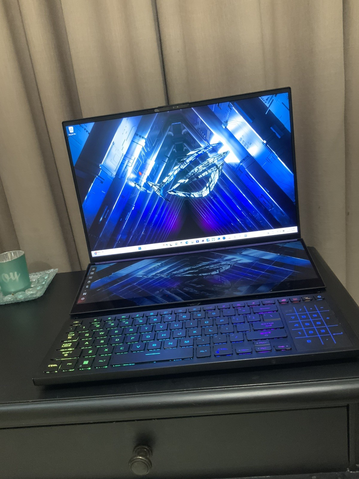 ASUS ROG Zephyrus duo 16″ QHD 240Hz Gaming Laptop Ryzen 9 32GB 1TB SSD RTX 4080