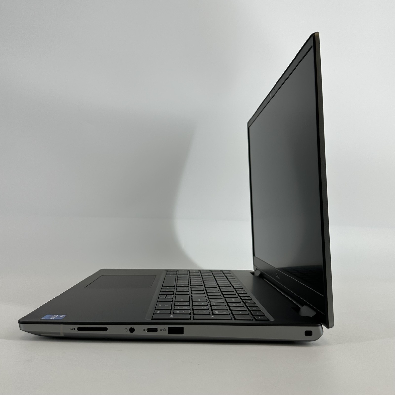 Dell Precision 7680 16 FHD+ 2.1GHz i7-13850HX 32GB 1TB SSD RTX 2000 Ada