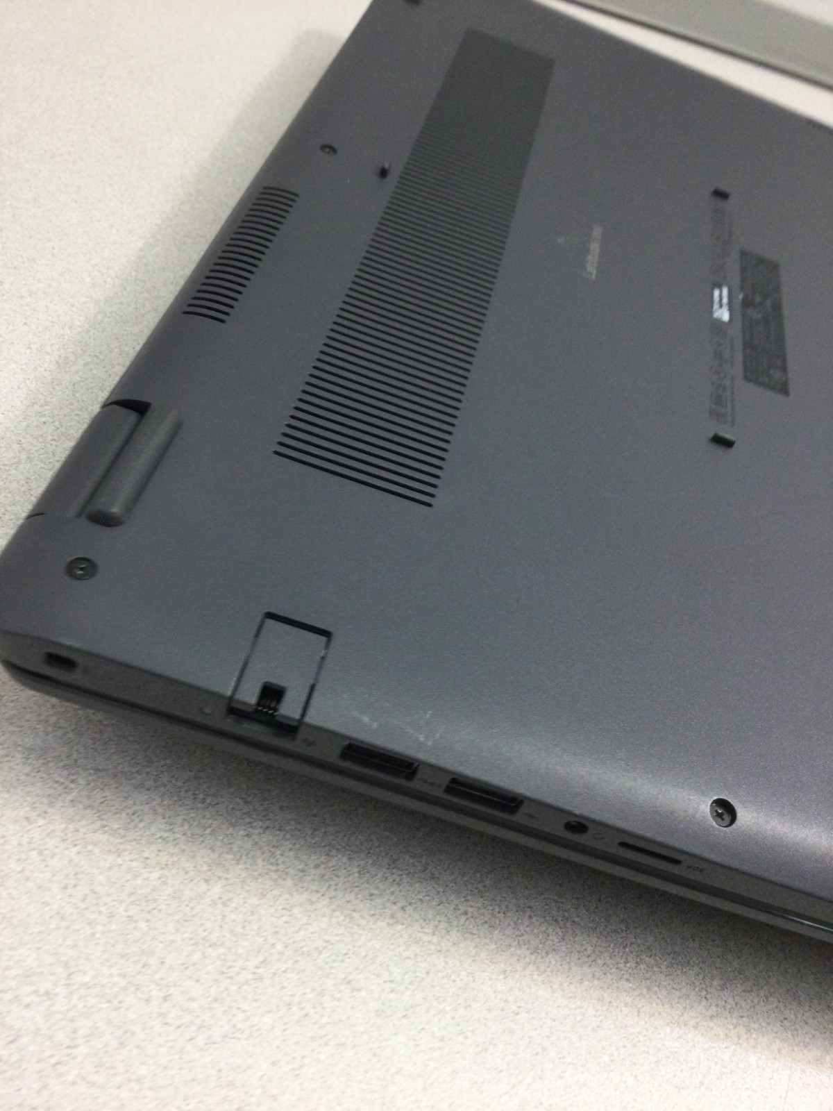 Dell Latitude 3510 15.6″intel core i5-10210U 1.60GHz 8GB RAM 128GB SSD W11P
