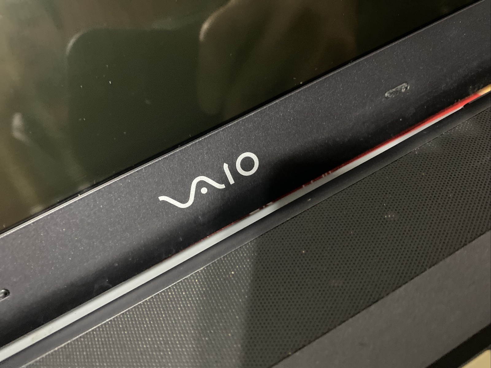 Sony Vaio VGN-FS740/W PCG-7D2L Intel Centrino 2GB NO HDD – Prts/Repair Laptop