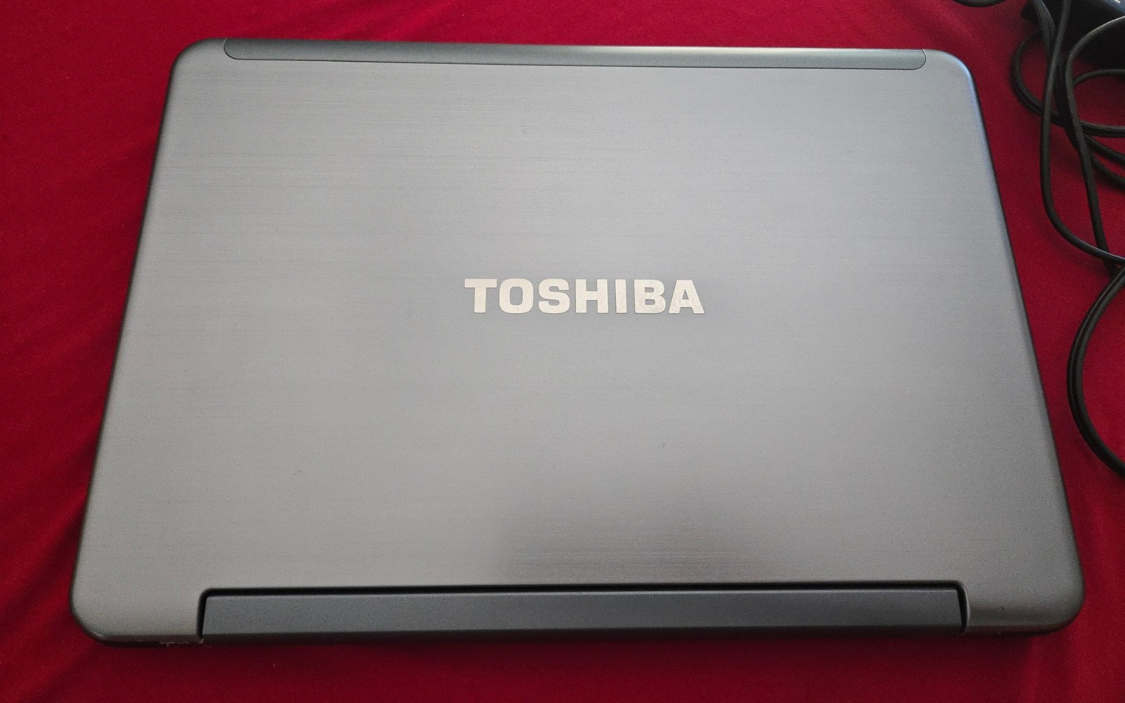 Toshiba Satellite S955-S5373 15.6″ Laptop with 1TB HD and battery. Works great!