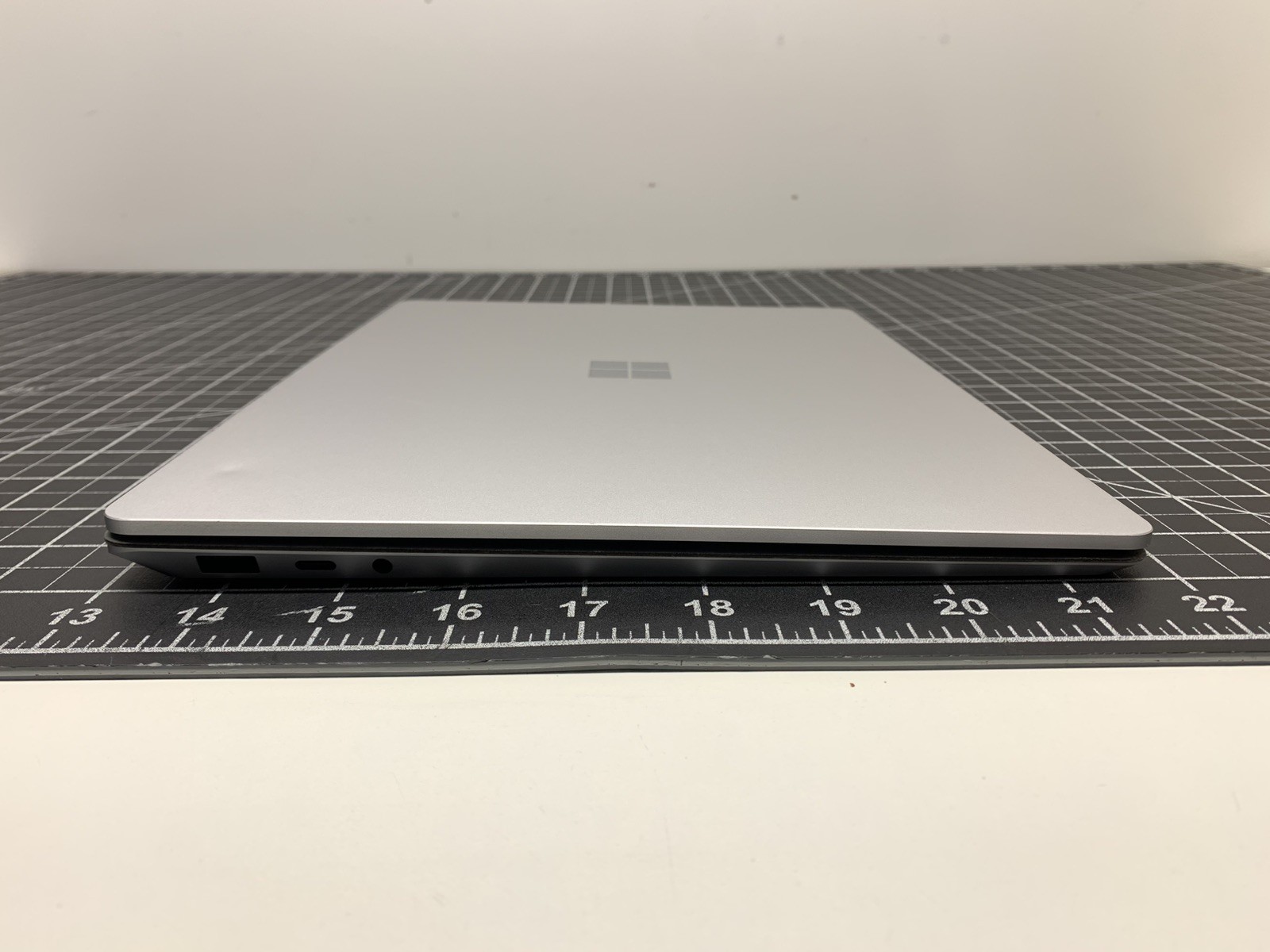 Microsoft Surface Laptop 4 1950 Intel i5-1145G7 | 512GB SSD, 8GB RAM | #P196