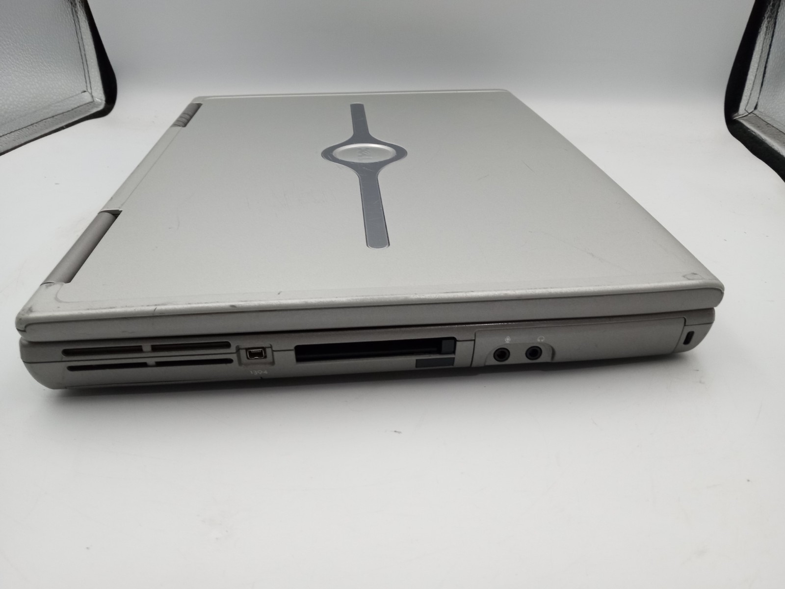 Dell Inspiron 8500 15″ Laptop Intel Pentium 4 1GB RAM 60GB HDD WinXP – READ -RR