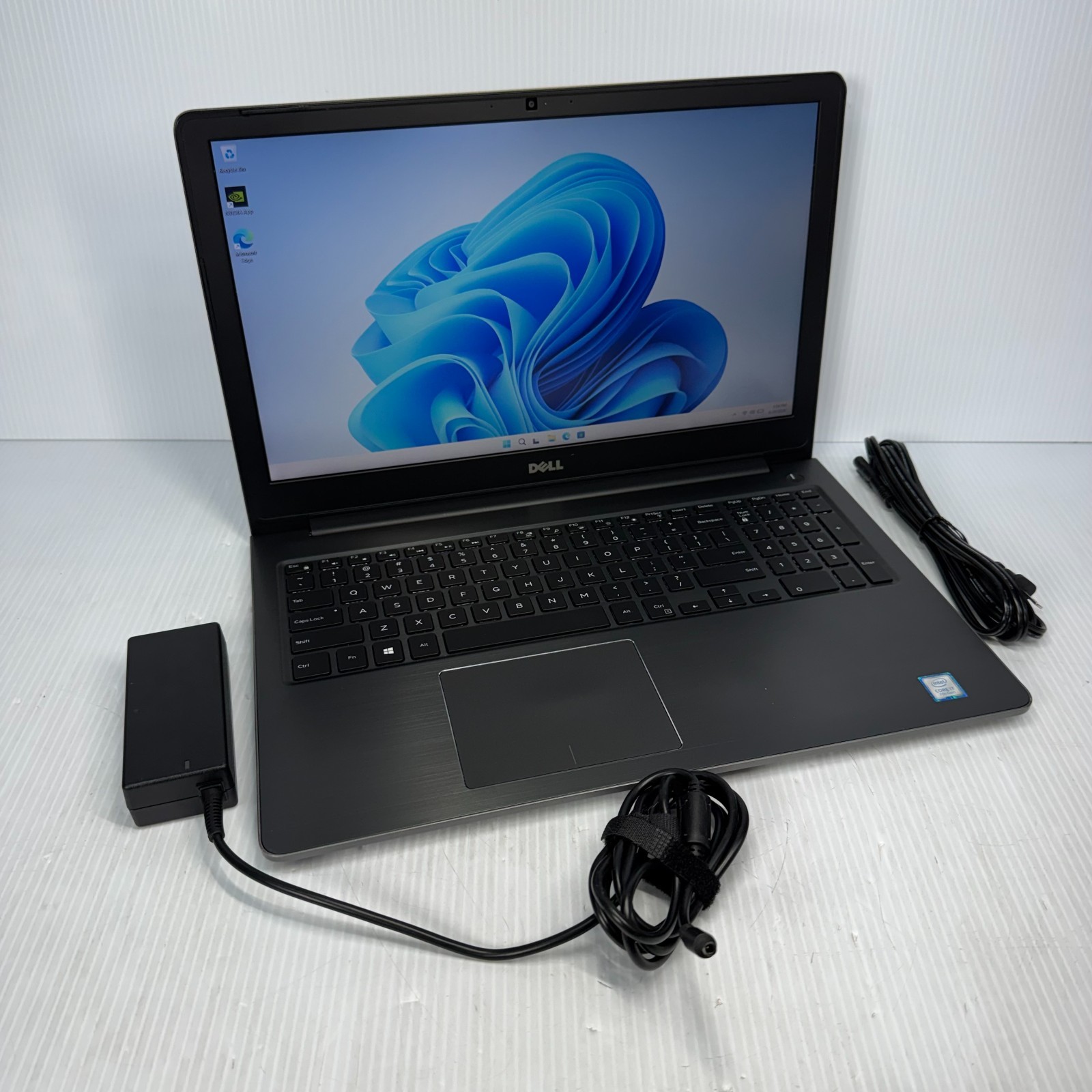Dell Vostro 5568 i7-7500U 15.6″ Windows 11 Pro Laptop 256GB SSD 16GB *SEE PICS