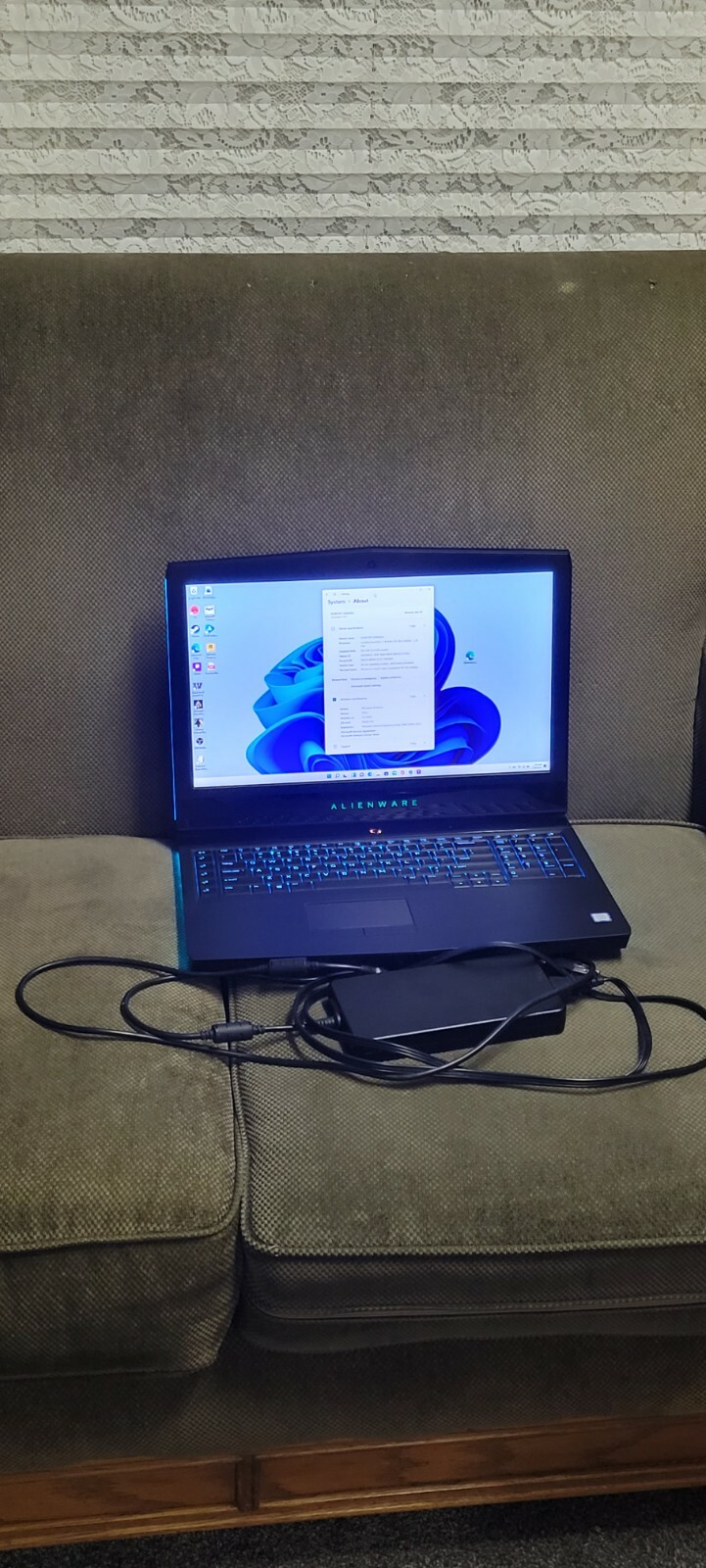 Alienware 17 R5 16.0 GB RAM i7 8th gen vr ready