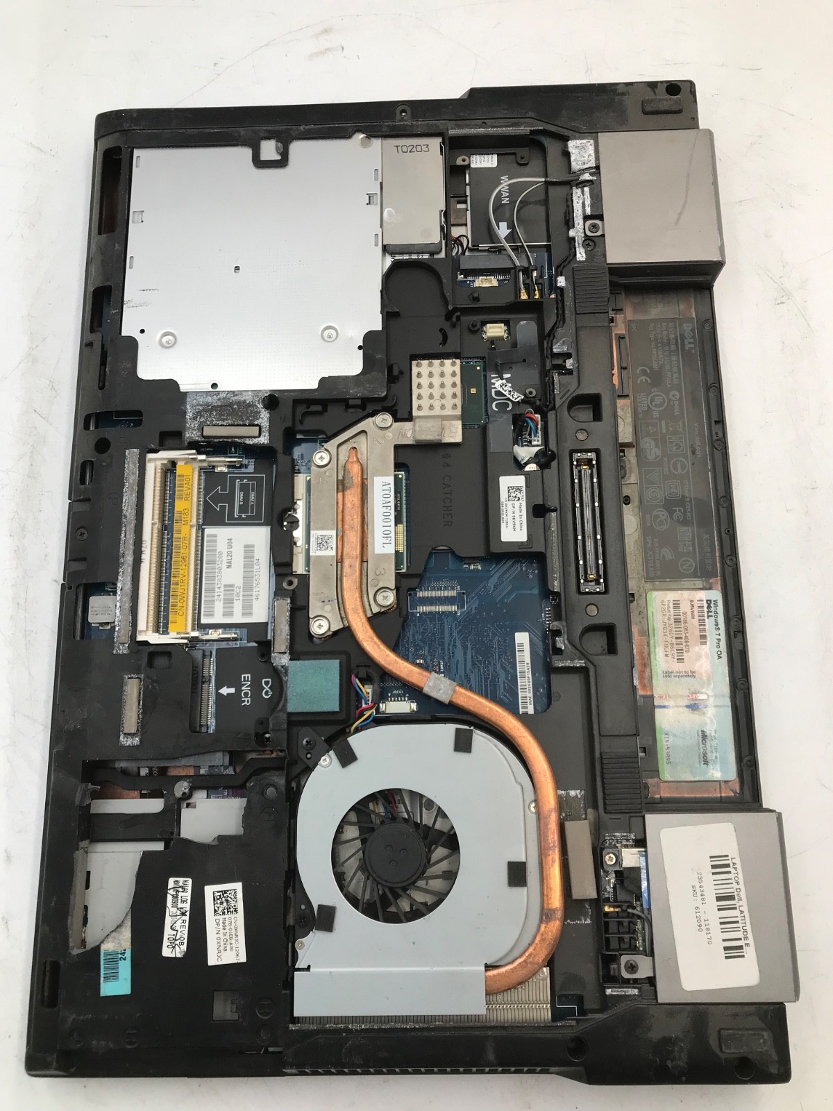 Dell Latitude E6510 15″ Laptop Intel Core i5-520M- NO POWER/BOTTOM