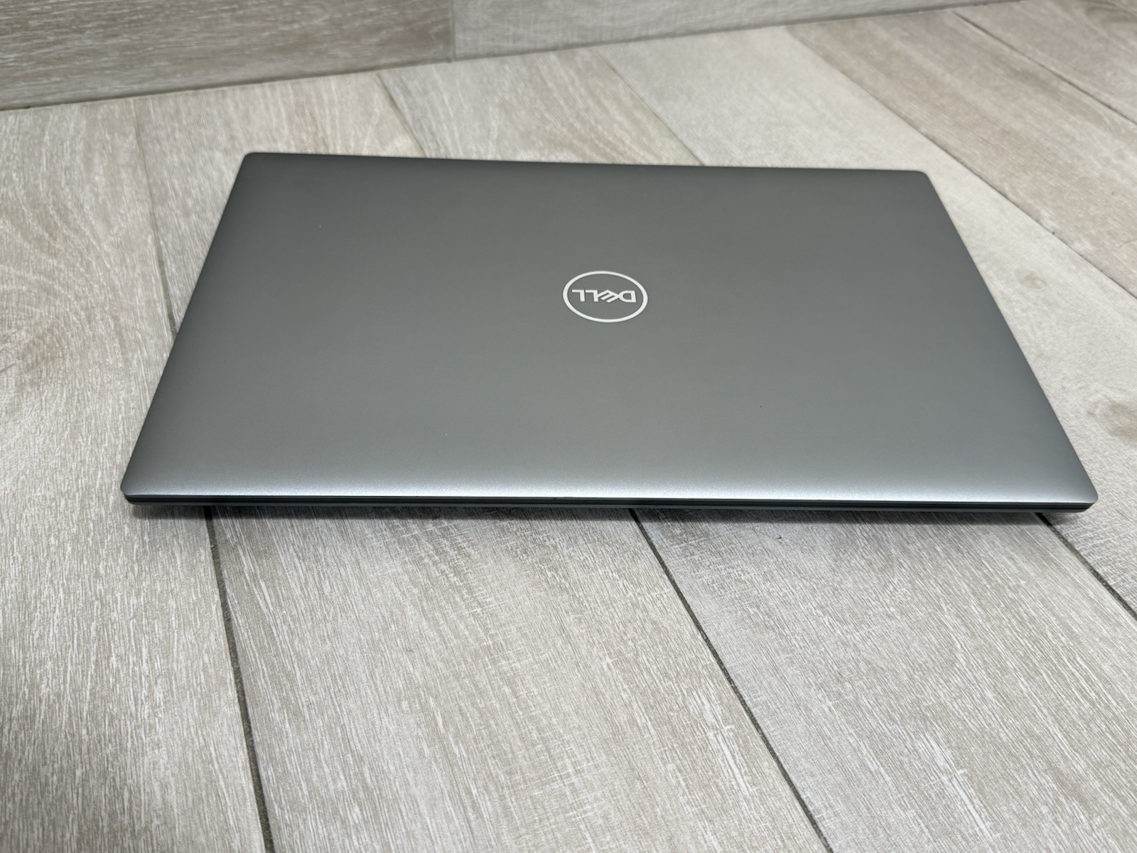 Dell Precision 5690 16 Ultra 7 165H 32GB Ram 512GB SSD RTX 1000 Ada Excellent