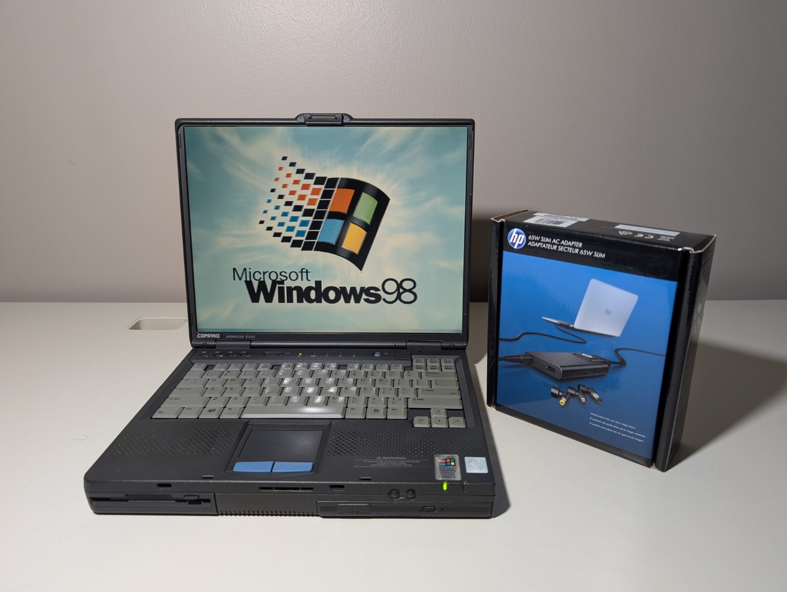 15″ Compaq Armada | Pentium III 512MB 80GB HDD | Win 98 + XP Vintage 1999 Beauty