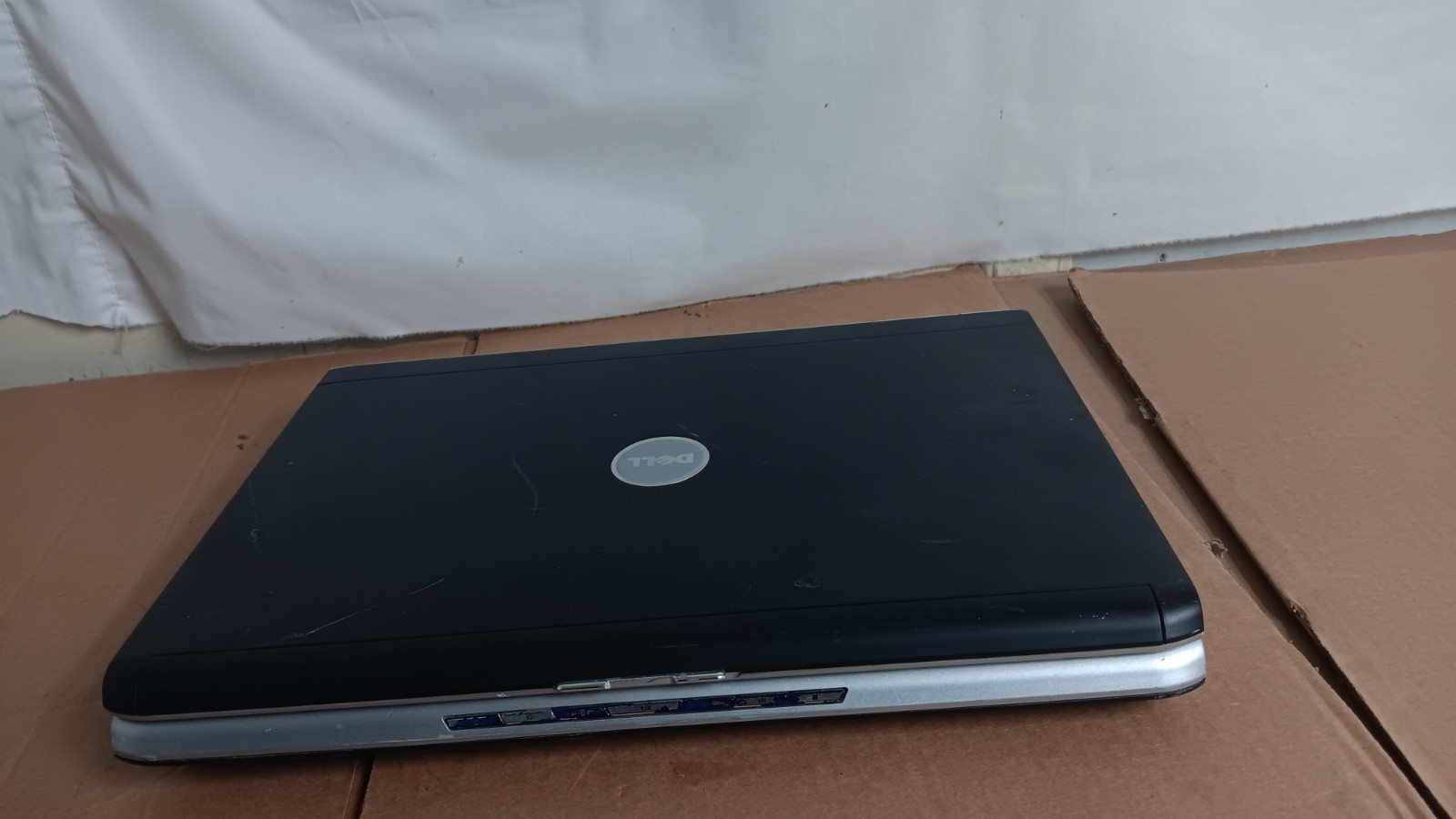 17″ Dell Inspiron 1720 laptop 1.80 GHz 17″ LCD Screen NVIDIA GeForce 8400M GS