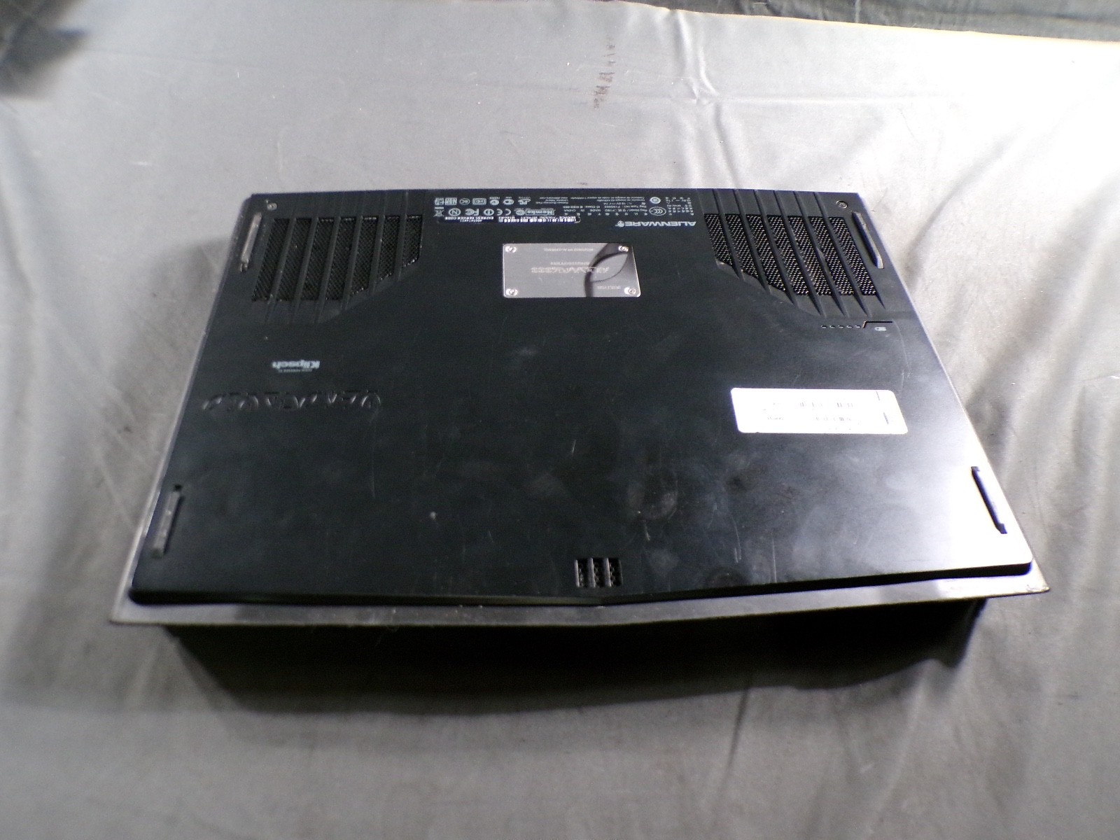 Alienware M14xR2 INTEL CORE i5-3230M 2.60GHz 6GB RAM **NO HD / NO CADDIE/ NO OS